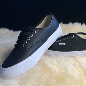 Brand New Vans Women's Authentic Trainers